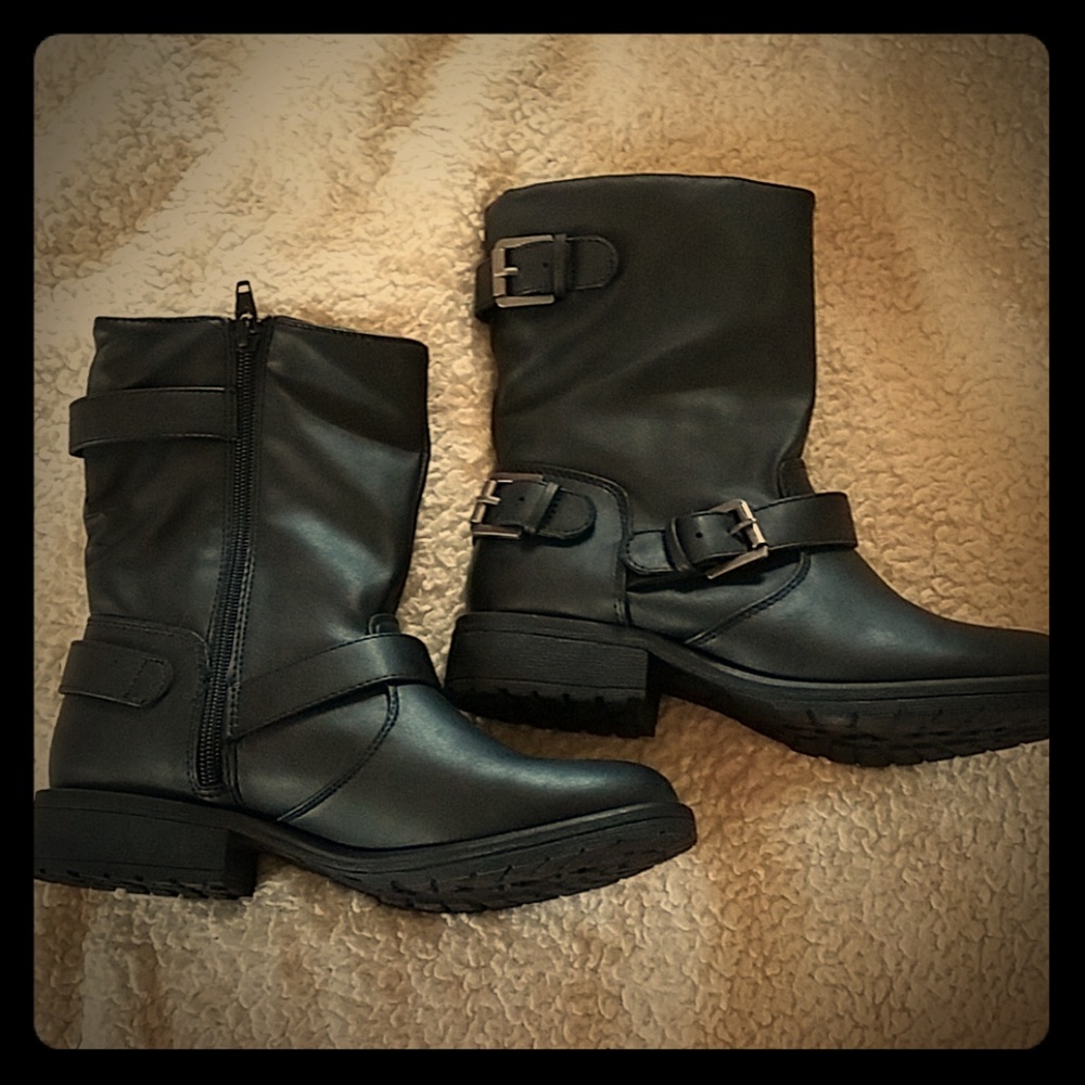 Girls NEW without box. black motorcycle boots